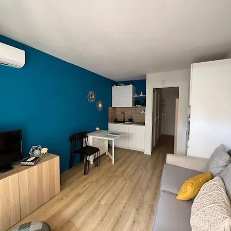 Bord De Boulouris A Raphael Apartment